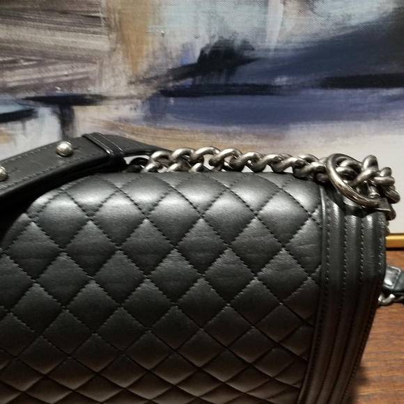 Traded Chanel Boy Bag New Medium Lambskin - Picture 4 of 16